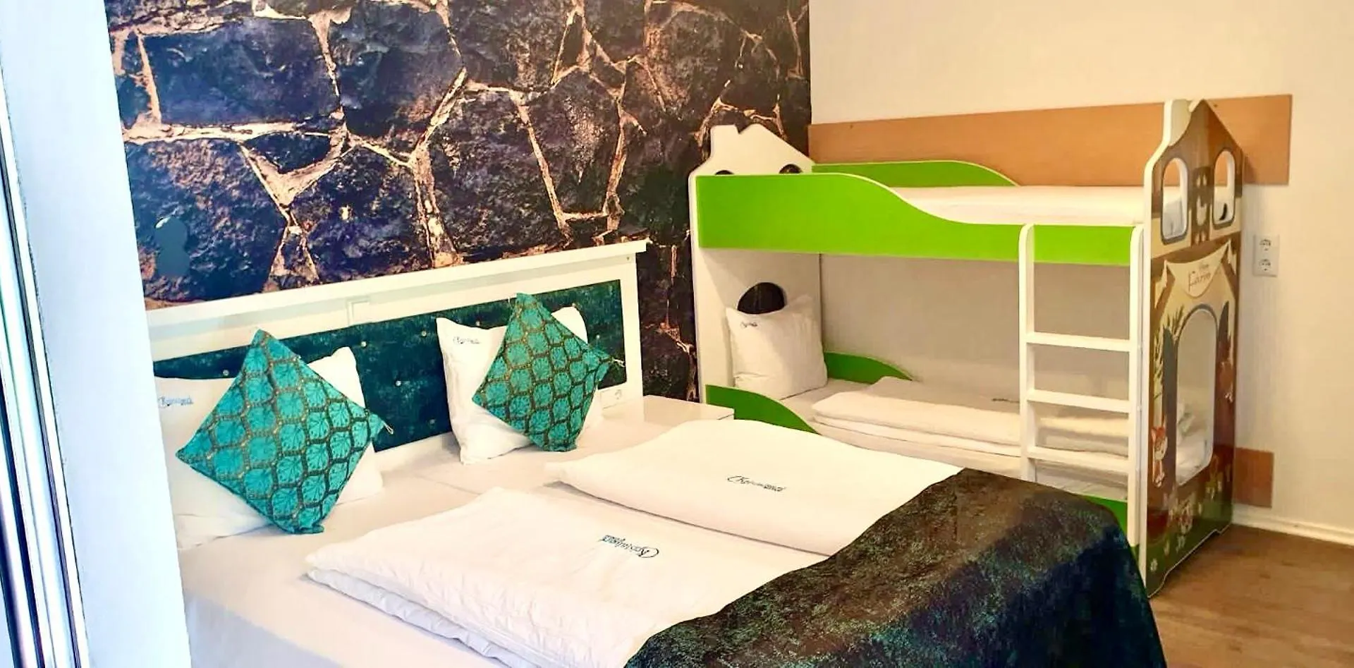 Pension Kristalpark Guenzburg 3*,  Germany